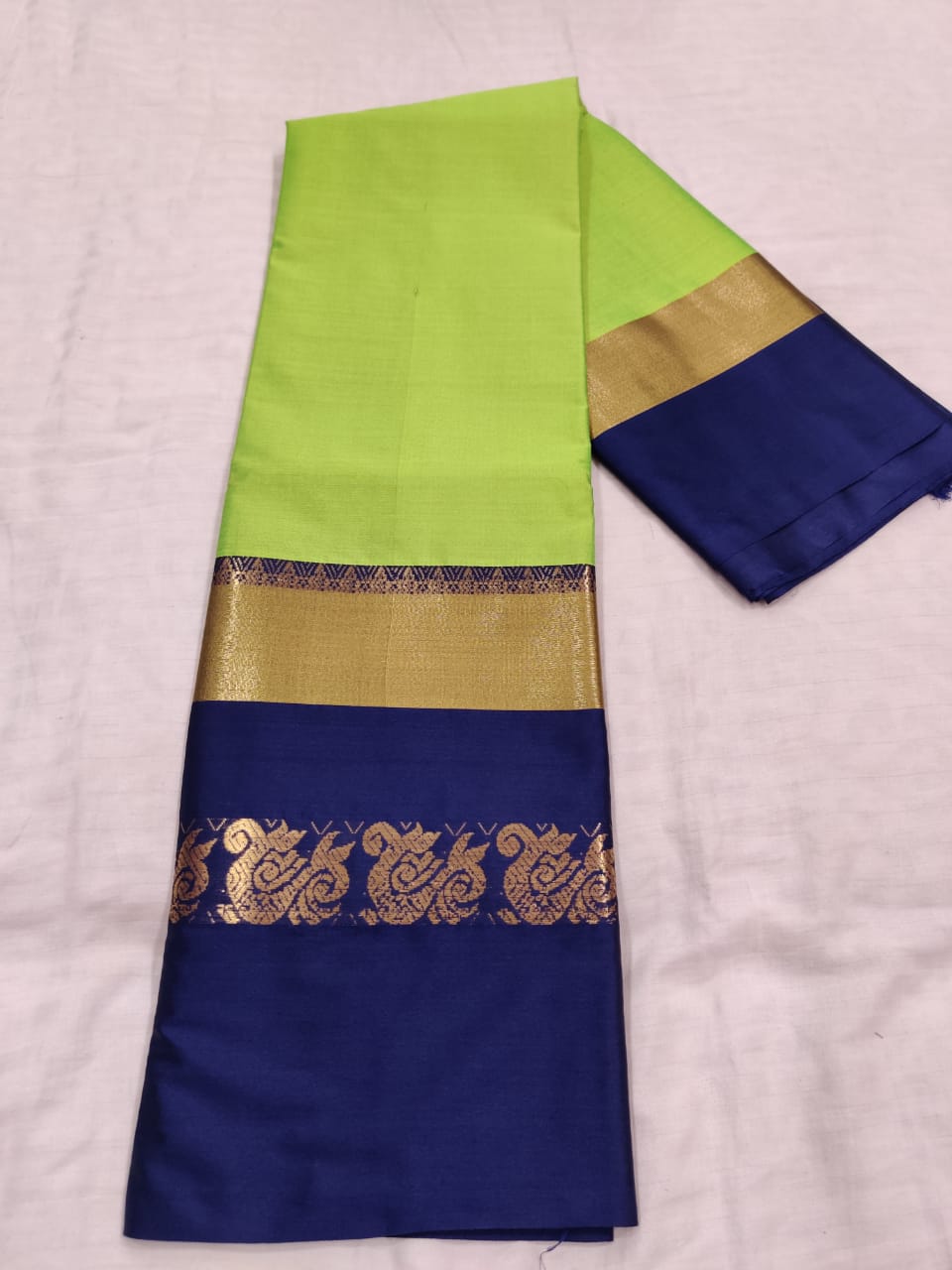 Kanchi Big Border Soft Sico  Silk  Saree Parrot Green & Navy  Blue