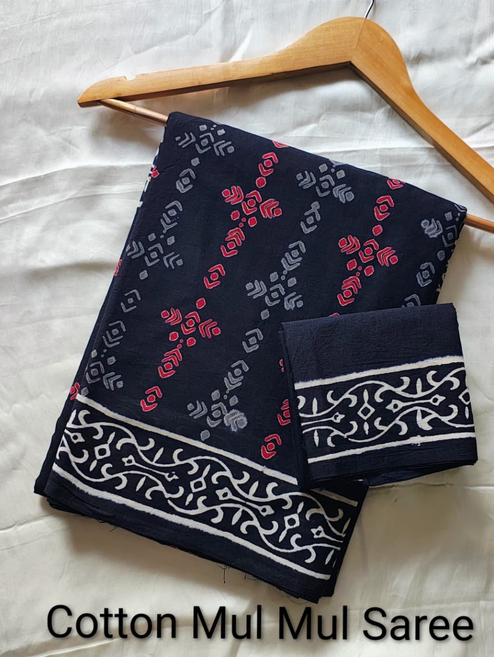 Hand block Printed Mul Cotton Saree with Blouse Piece