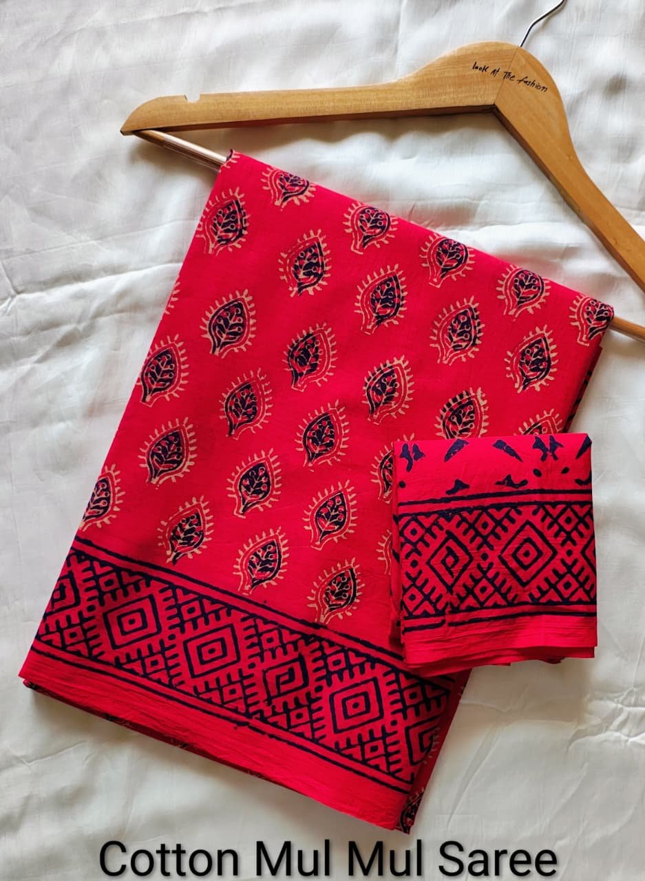 Hand block Printed Mul Cotton Saree with Blouse Piece