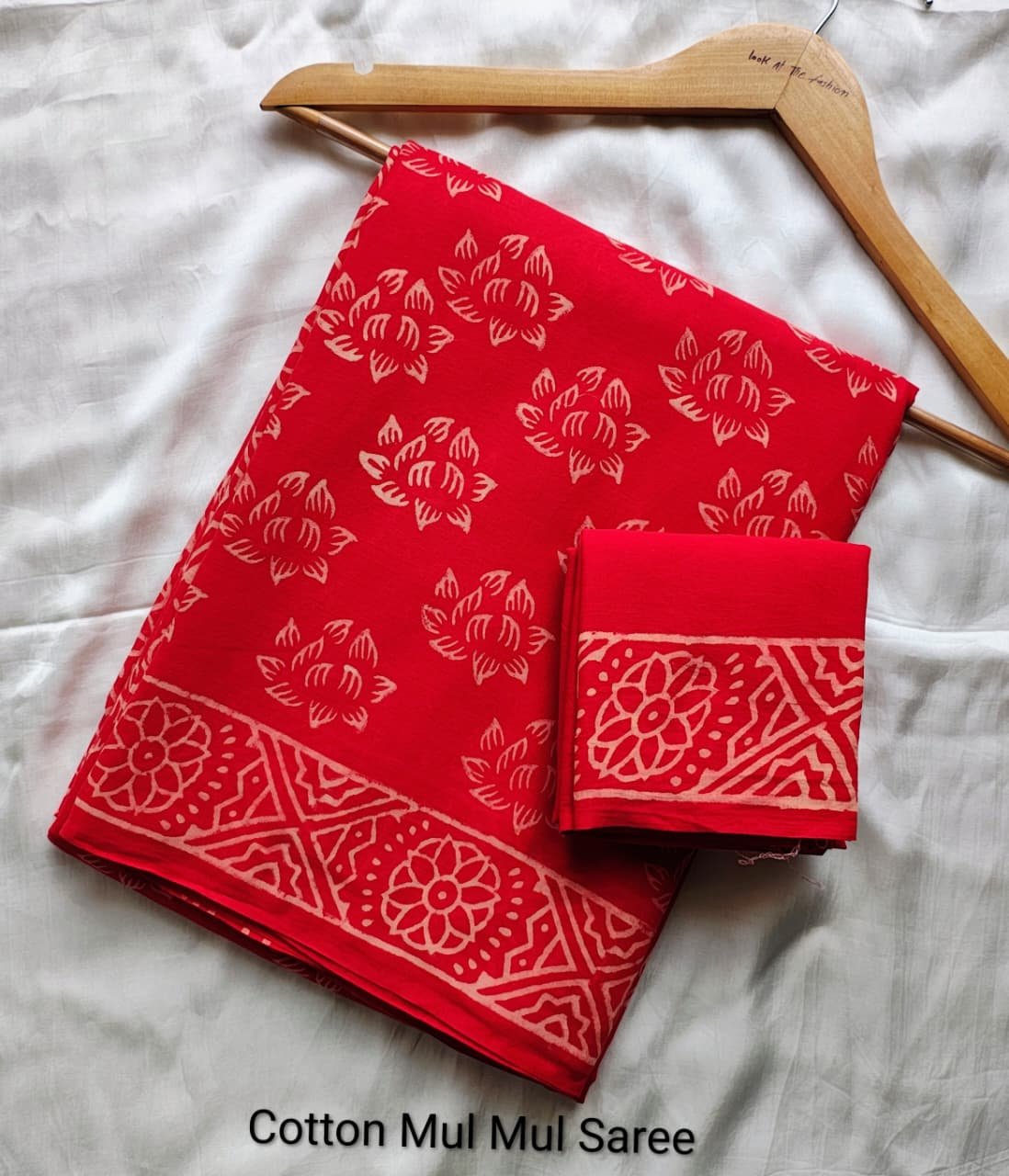 Hand block Printed Mul Cotton Saree with Blouse Piece