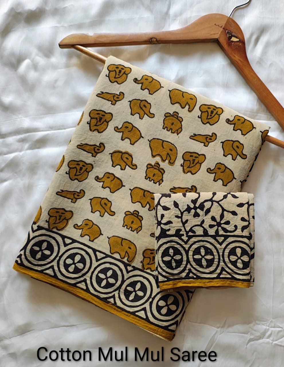 Hand block Printed Mul Cotton Saree with Blouse Piece