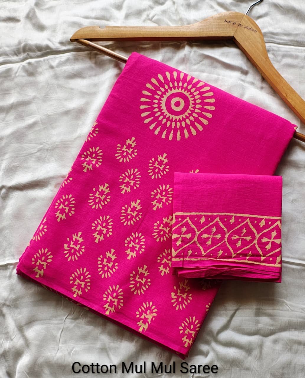 Hand block Printed Mul Cotton Saree with Blouse Piece