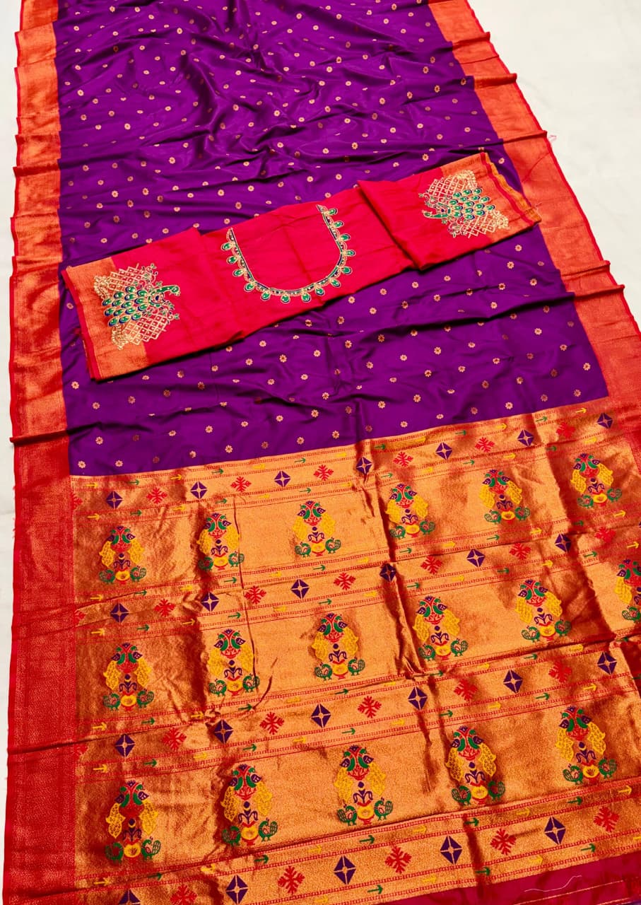 Alternative view of Laxmi Kadiyal Paithani