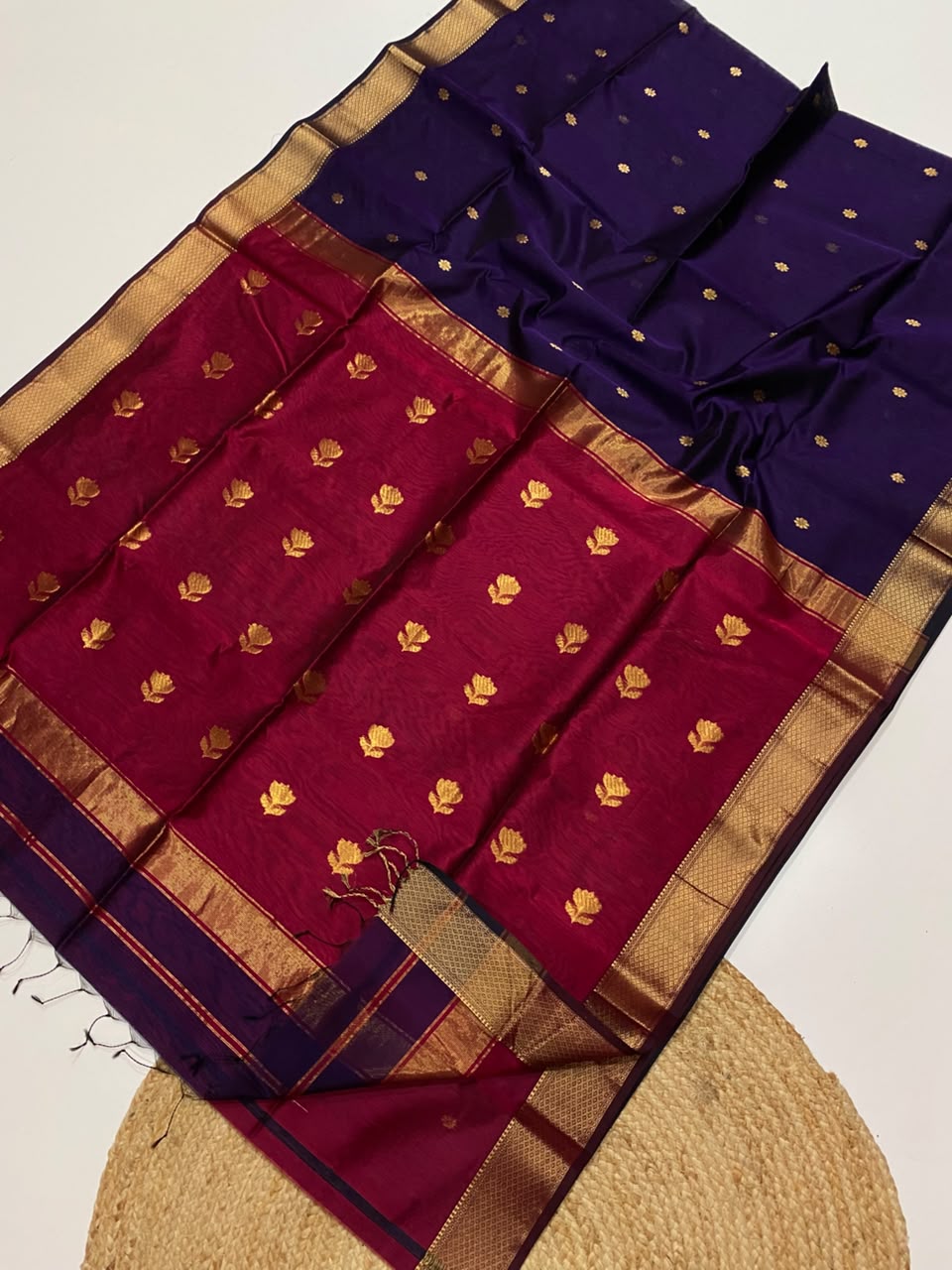 Traditional Maheshwari Handloom  Zari Border Butta Saree