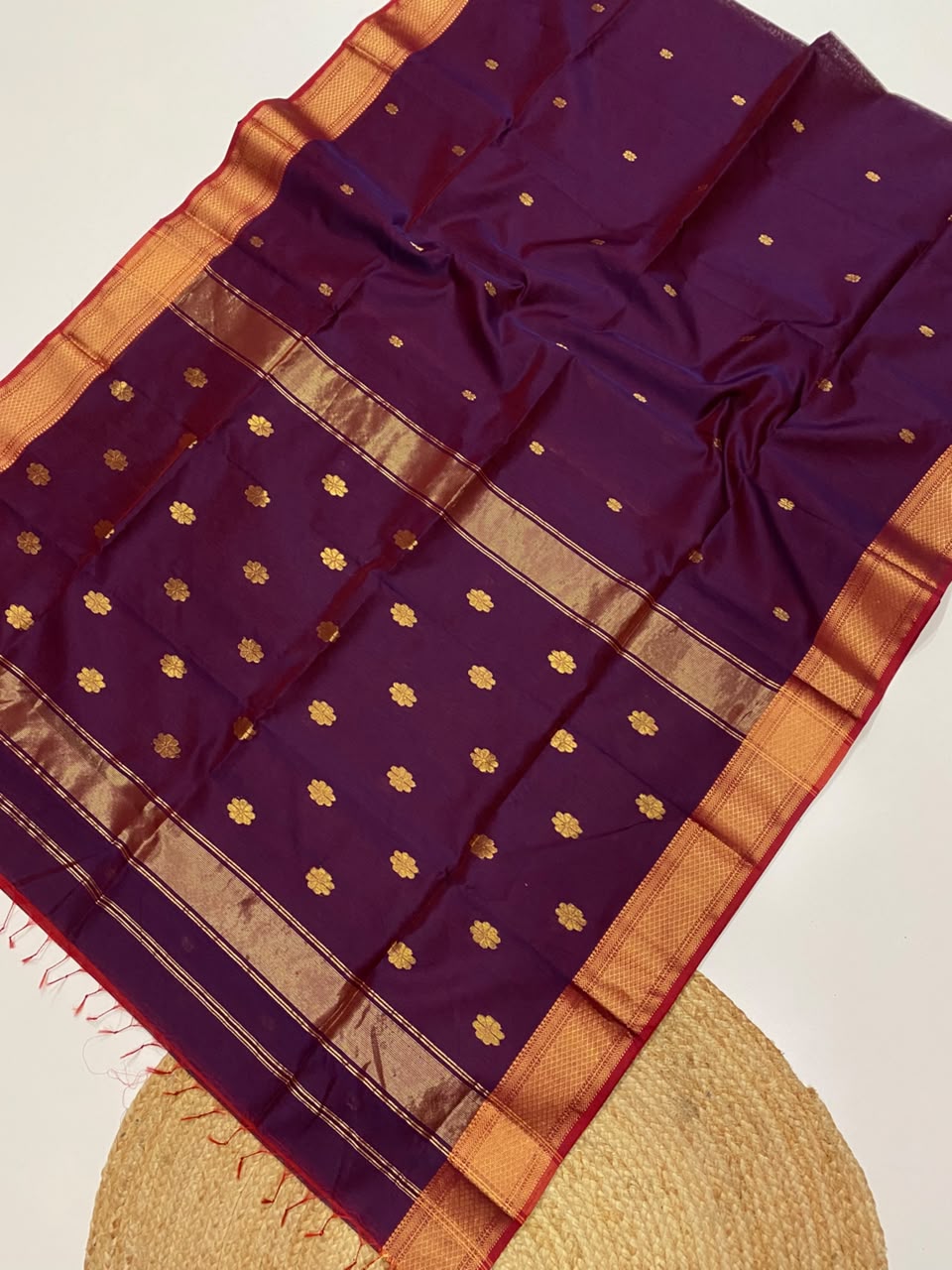 Traditional Maheshwari Handloom  Zari Border Butta Saree