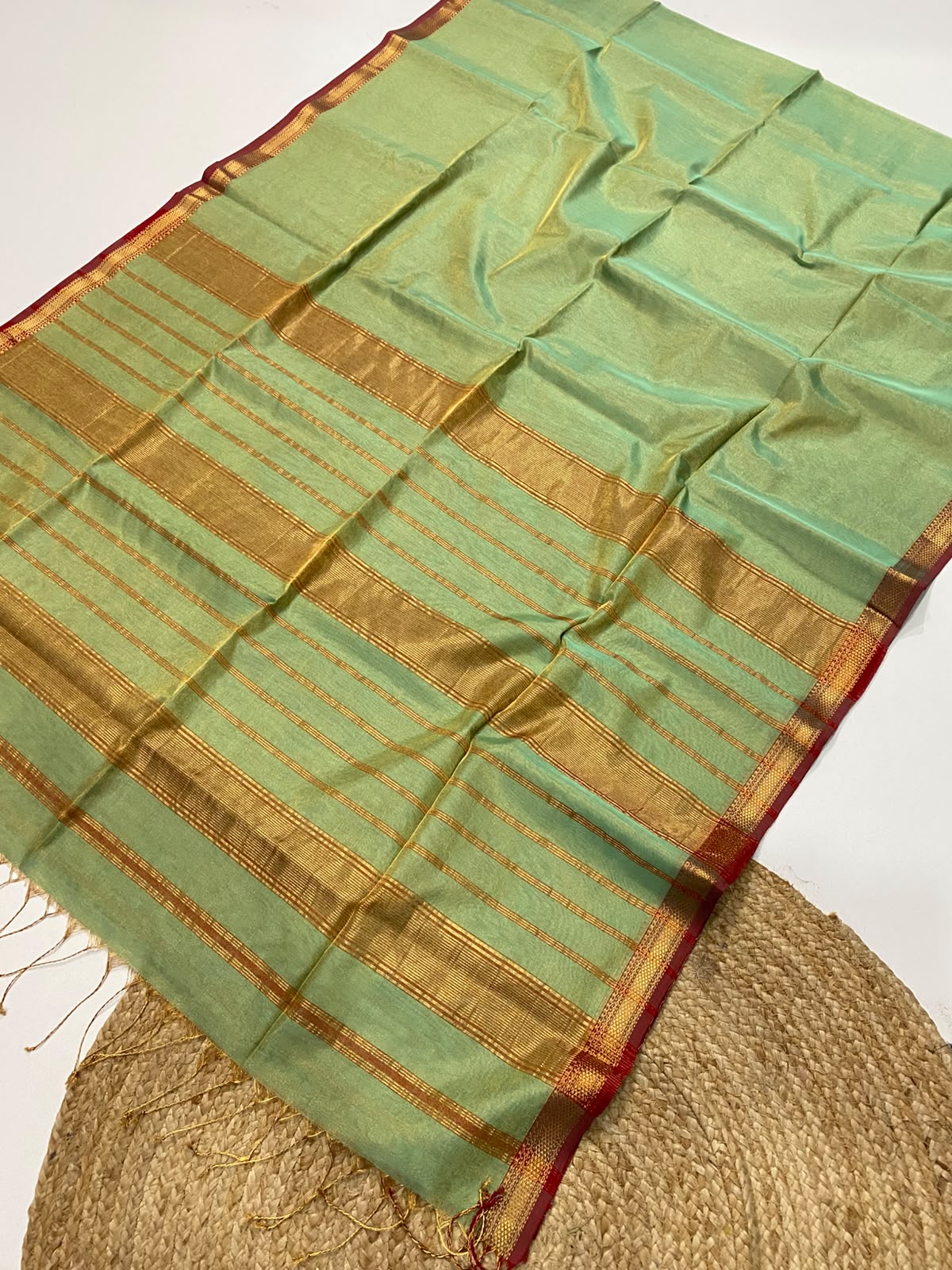 Traditional Pure Maheshwari Handwoven chatai border Tissue Saree