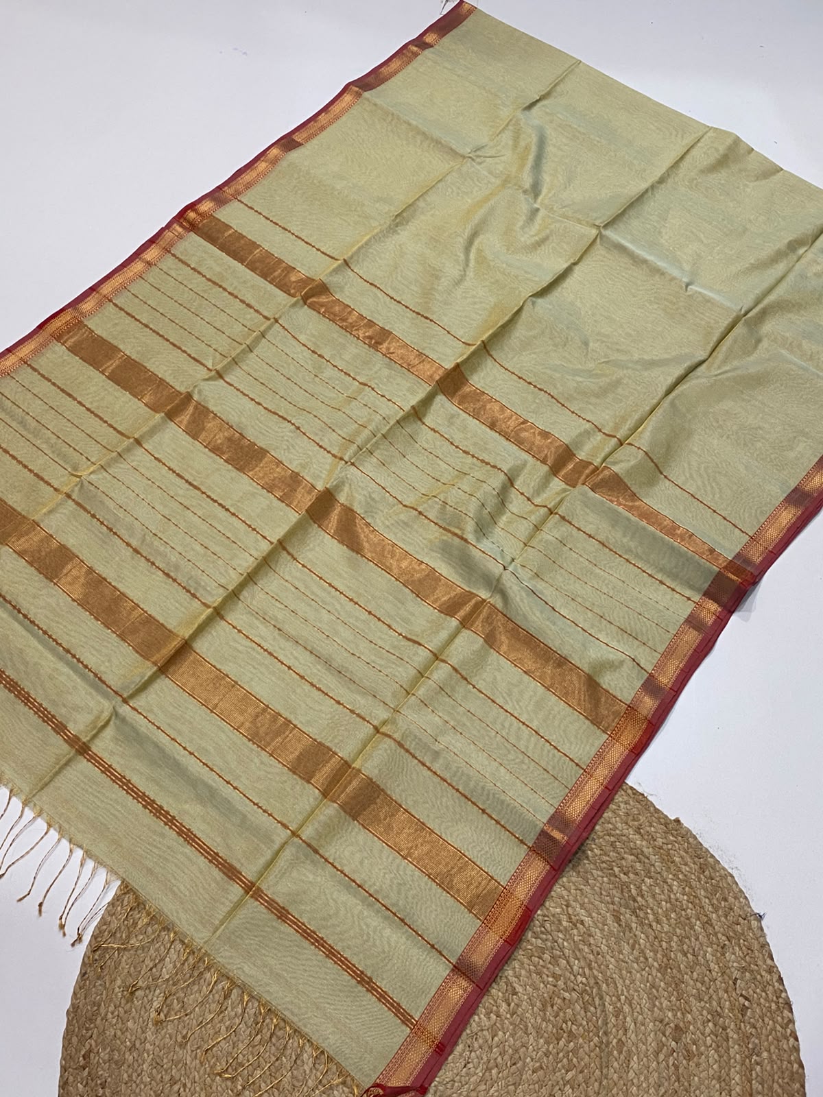 Traditional Pure Maheshwari Handwoven chatai border Tissue Saree