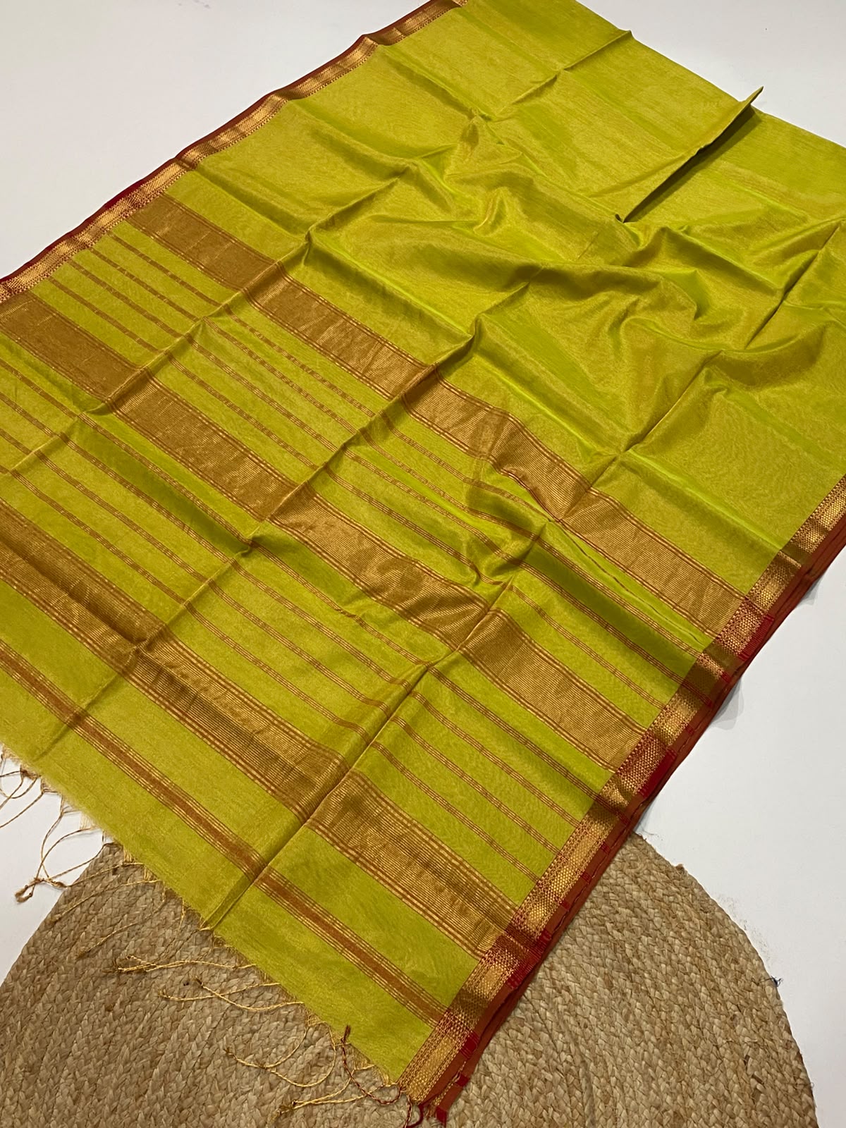 Traditional Pure Maheshwari Handwoven chatai border Tissue Saree