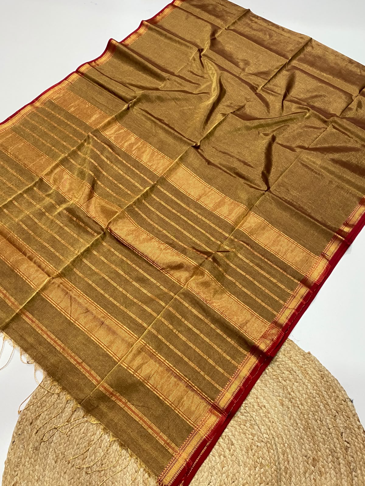 Traditional Pure Maheshwari Handwoven chatai border Tissue Saree