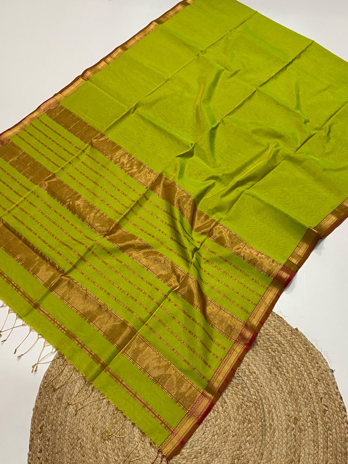 Traditional Pure Maheshwari Handwoven chatai border Tissue Saree