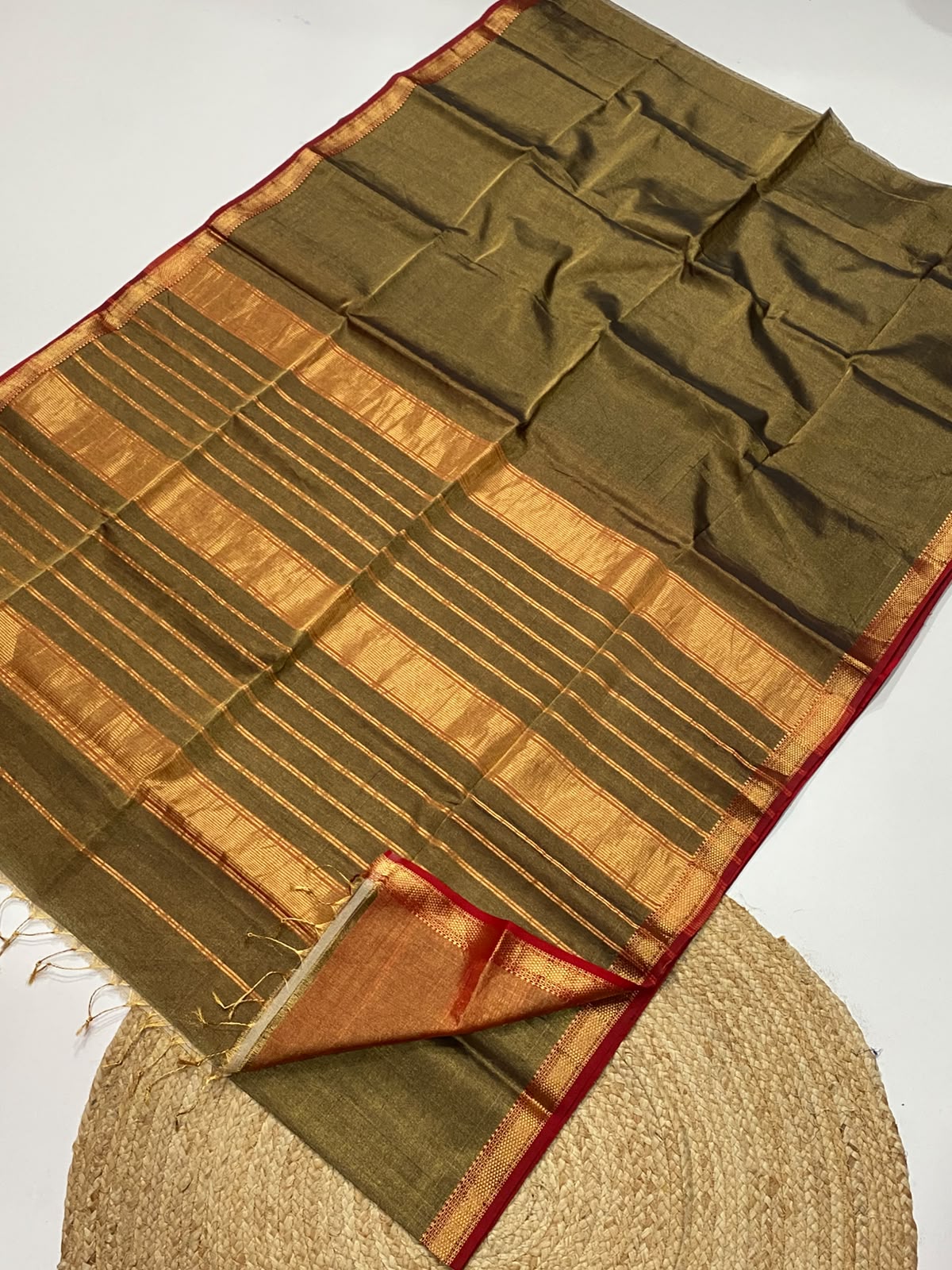 Traditional Pure Maheshwari Handwoven chatai border Tissue Sarees