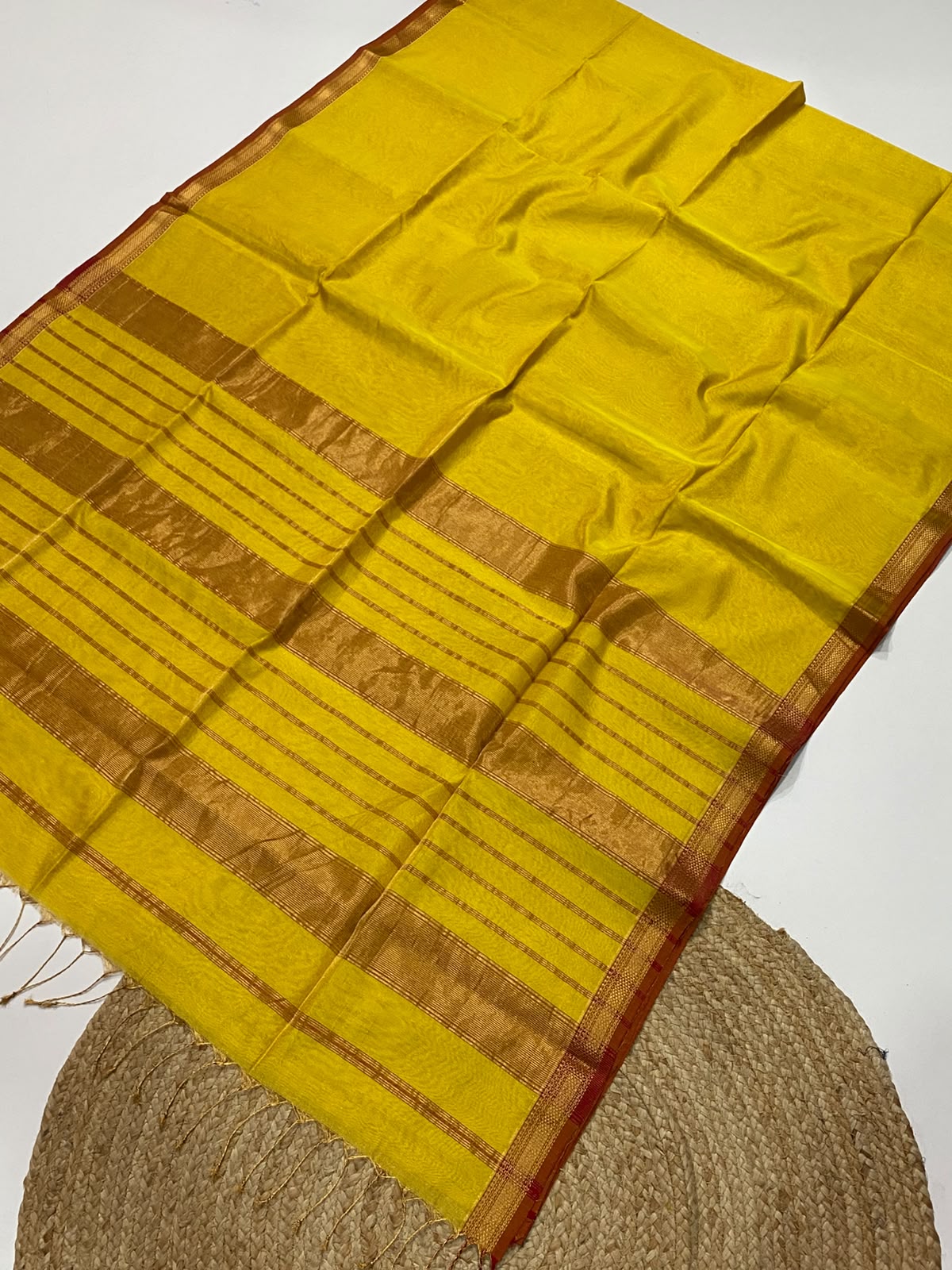Traditional Pure Maheshwari Handwoven chatai border Tissue Saree