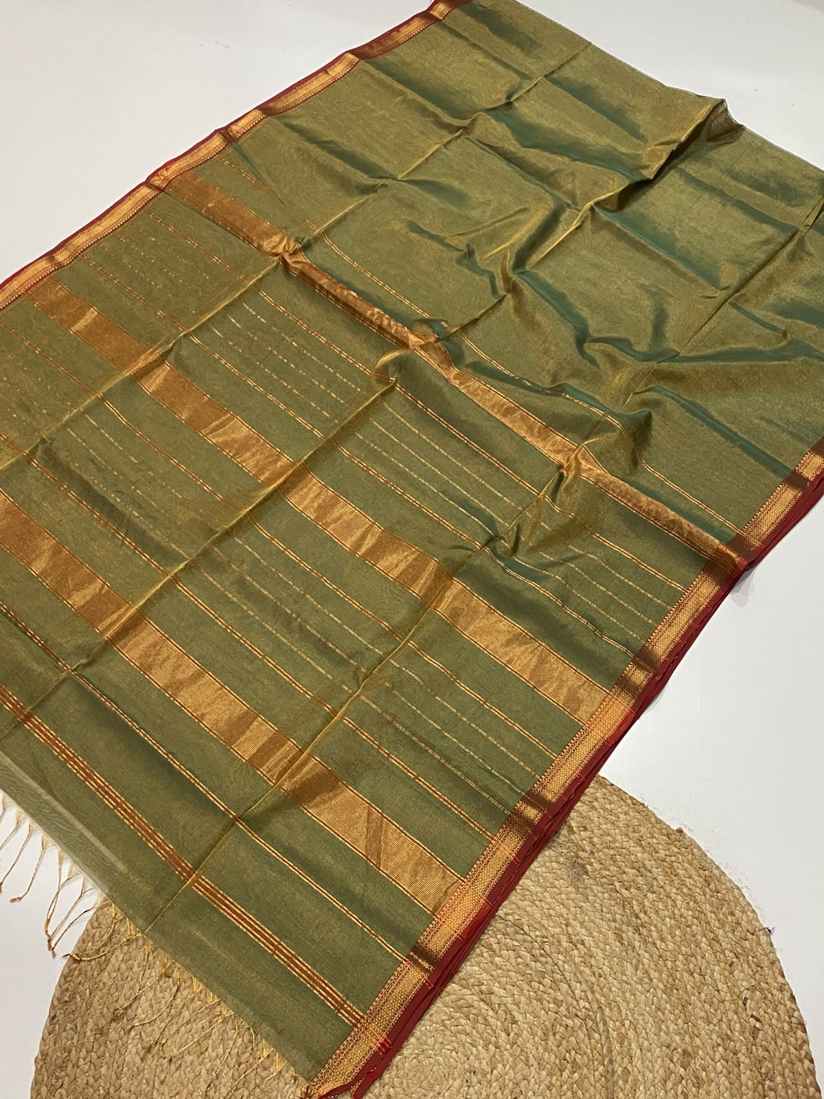 Traditional Pure Maheshwari Handwoven chatai border Tissue Saree